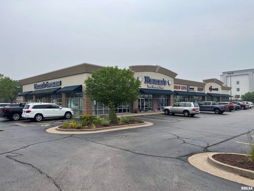 4007 E 53rd St, Davenport, IA, 52807-3059 | Card Image