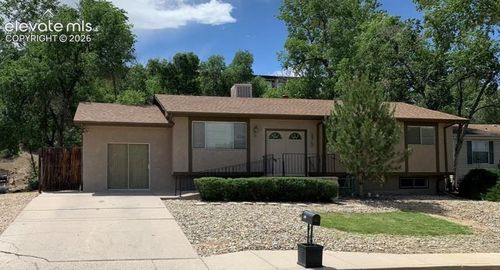 2215 Montezuma Rd, Pueblo, CO, 81003-1846 | Card Image