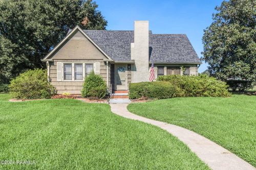 1728 S State St, Abbeville, LA, 70510-8222 | Card Image