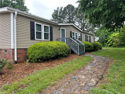 3087 Rickwood Dr, Newton, NC, 28658-9669 | Card Image