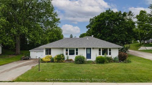 578 Stauffer St, Lucknow, ON, N0G2H0 | Card Image