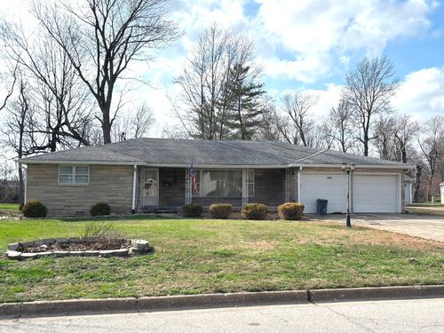 331 N Illinois Ave, Salem, IL, 62881-1332 | Card Image