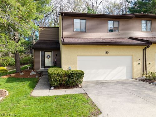 180 Lake Terrace Dr, Munroe Falls, OH, 44262-1026 | Card Image