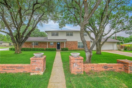 1314 Broadmoor Dr, Bryan, TX, 77802-3207 | Card Image