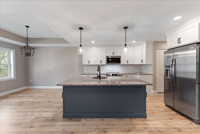 6 - 6 Nicols Way, Condo with 2 bedrooms, 2 bathrooms and 2 parking in Easthampton MA | Image 6