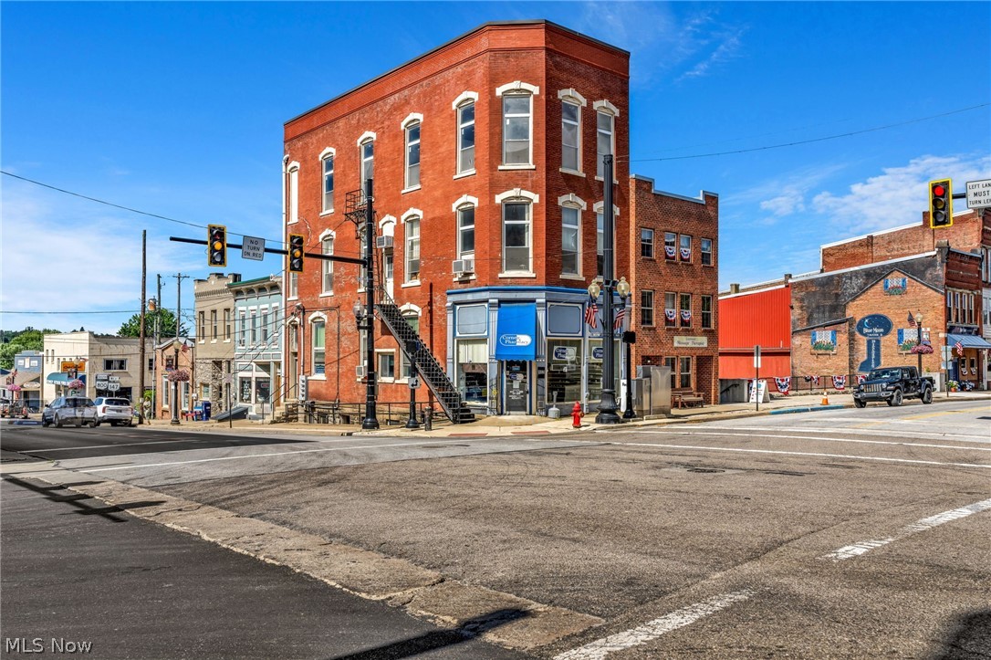 102 W Main St, Barnesville, OH 43713
