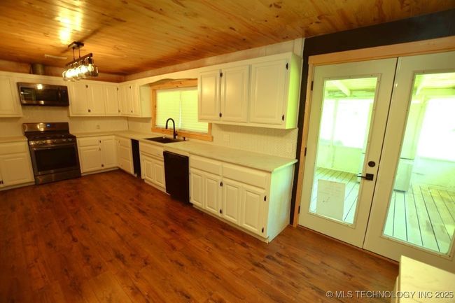 98926 S 4610 Road, House other with 4 bedrooms, 3 bathrooms and null parking in Marble City OK | Image 33