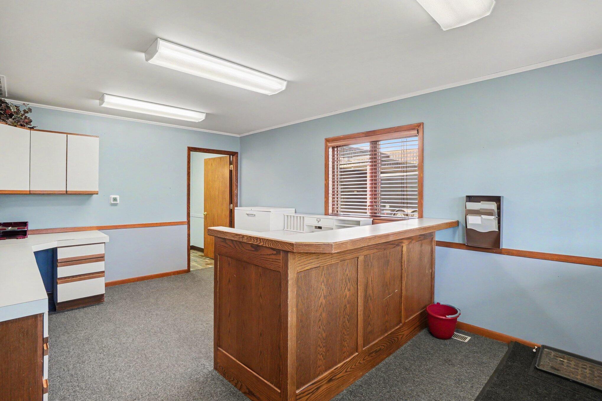 Commercial Lease in Holland 5