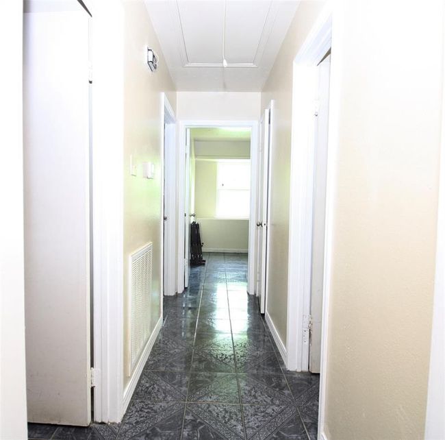 Hall to the Bedrooms | Image 25