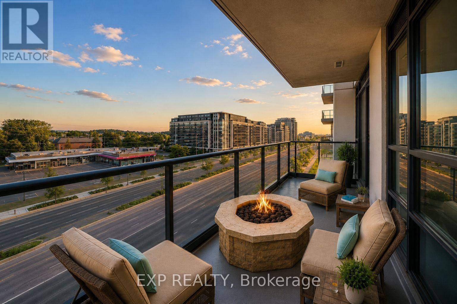 Residential in Markham (Commerce Valley) 2