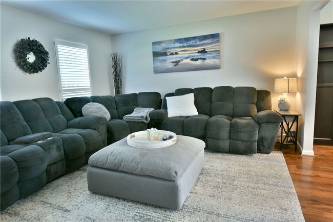 290 Shady Glen Dr, House other with 3 bedrooms, 2 bathrooms and null parking in Coraopolis PA | Image 9