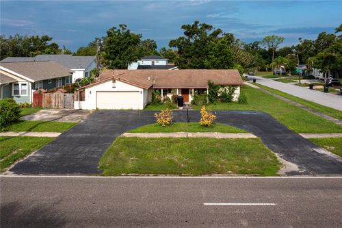 1530 49th St N, St Petersburg, FL, 33710-6067 | Card Image