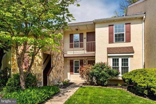 106 Valley Stream Cir, CHESTERBROOK, PA, 19087-5811 | Card Image