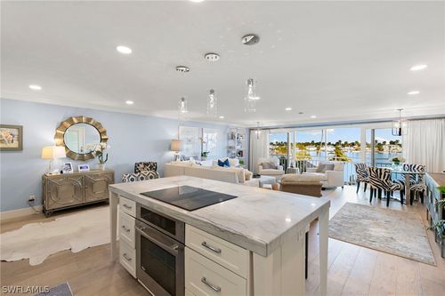 305-2800 Gulf Shore Boulevard N, NAPLES, FL, 34103 | Card Image