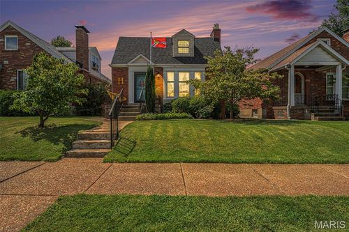 6044 Sutherland Ave, Saint Louis, MO, 63109-2246 | Card Image