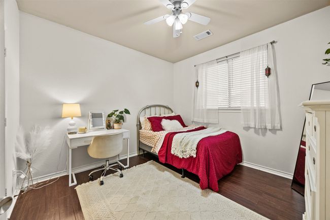 Adorable Bedroom 2 | Image 21
