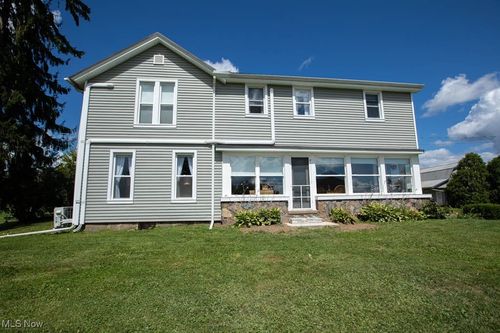 14452 Burton Windsor Rd, Burton, OH, 44021-9561 | Card Image