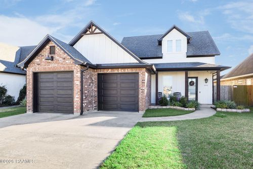 300 Whispering Meadows Rd, Broussard, LA, 70518-7932 | Card Image