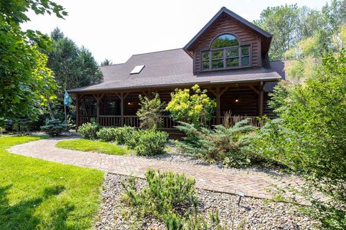 N2589 Lakeshore Drive, Hartland, WI, 54107 | Card Image