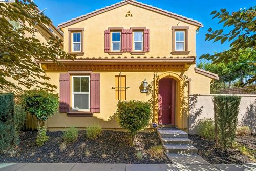 3005 Vittoria Loop, Dublin, CA, 94568-2576 | Card Image