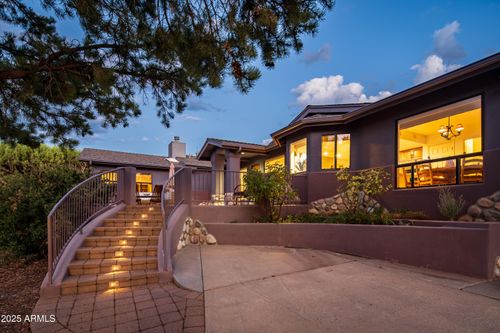 205 Concho Dr, Sedona, AZ, 86351-7950 | Card Image