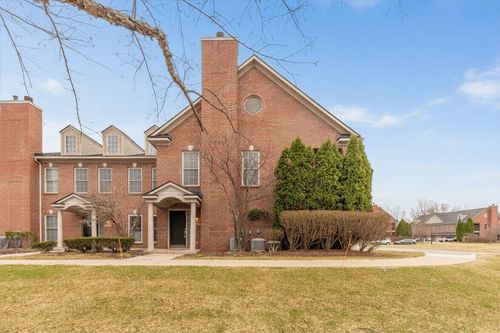 5588 Hampshire Ln, Ypsilanti, MI, 48197-5724 | Card Image