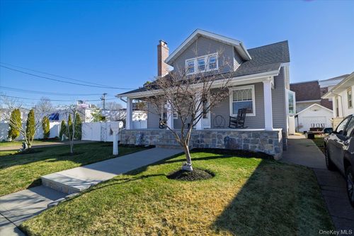 2971 Waverly Ave, Oceanside, NY, 11572-2720 | Card Image