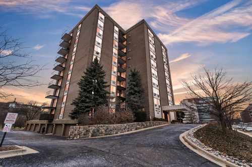 apt-2c-1050 Wall St, Ann Arbor, MI, 48105-1936 | Card Image