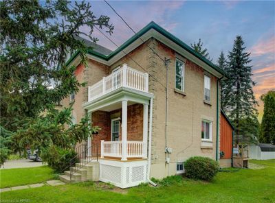 141 Hope St E, House other with 3 bedrooms, 1 bathrooms and 5 parking in Tavistock ON | Image 3