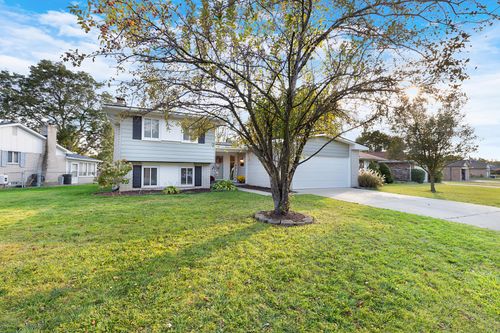 43875 Leeann Ln, Canton, MI, 48187-2812 | Card Image