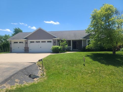 802 Sundial Lane, NEENAH, WI, 54956 | Card Image