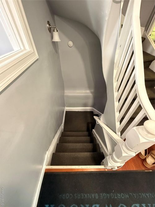 13927 Queens Blvd, Jamaica, NY, 11435-2925 | Card Image