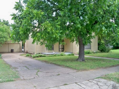 103 Miami St, Coleman, TX, 76834-6913 | Card Image