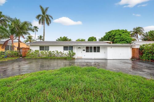 3045 Ne 16th Ave, Oakland Park, FL, 33334-5204 | Card Image