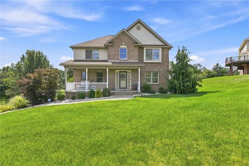 211 Plantation Dr, Greensburg, PA, 15601-9037 | Card Image