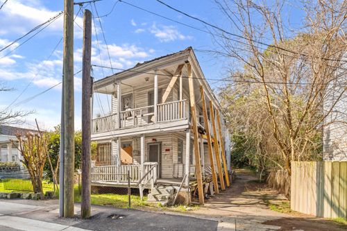 6 Poinsett St, Charleston, SC, 29403-6388 | Card Image
