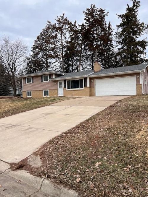 8624 Cherokee Dr N, Brooklyn Park, MN, 55428-1942 | Card Image