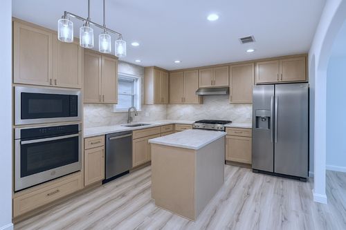 313 El Socorro Ln, Austin, TX, 78732-2448 | Card Image