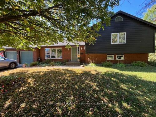 25 Cedar Crt, South River, ON, P0A1X0 | Card Image