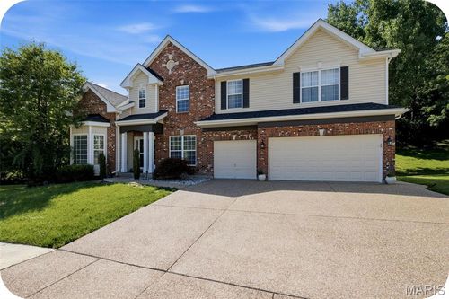 1446 Hawkins Meadow Dr, Fenton, MO, 63026-7220 | Card Image