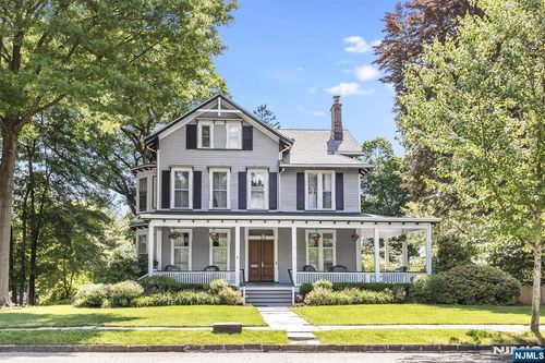 79 Forest Ave, Glen Ridge, NJ, 07028-2411 | Card Image