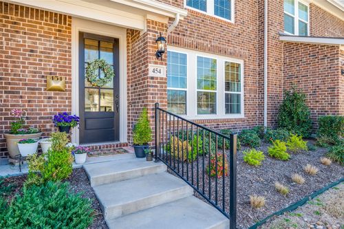 454 Madison Ave, Fairview, TX, 75069-1351 | Card Image