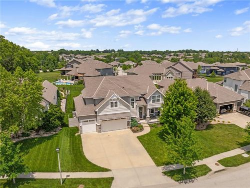 15854 W 165th Ter, Olathe, KS, 66062-7966 | Card Image