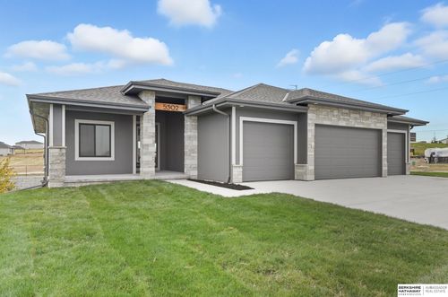 5302 S 200th Ave, Omaha, NE, 68135-3952 | Card Image