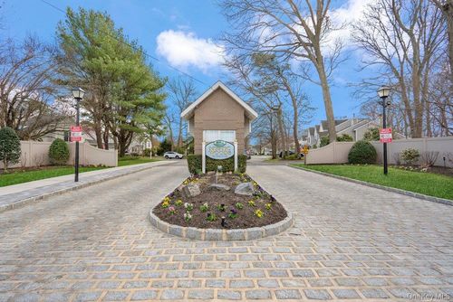 62 Mystic Circle, Islip, NY, 11706 | Card Image