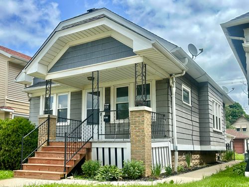 1924 S 69th St, WEST ALLIS, WI, 53219-1317 | Card Image