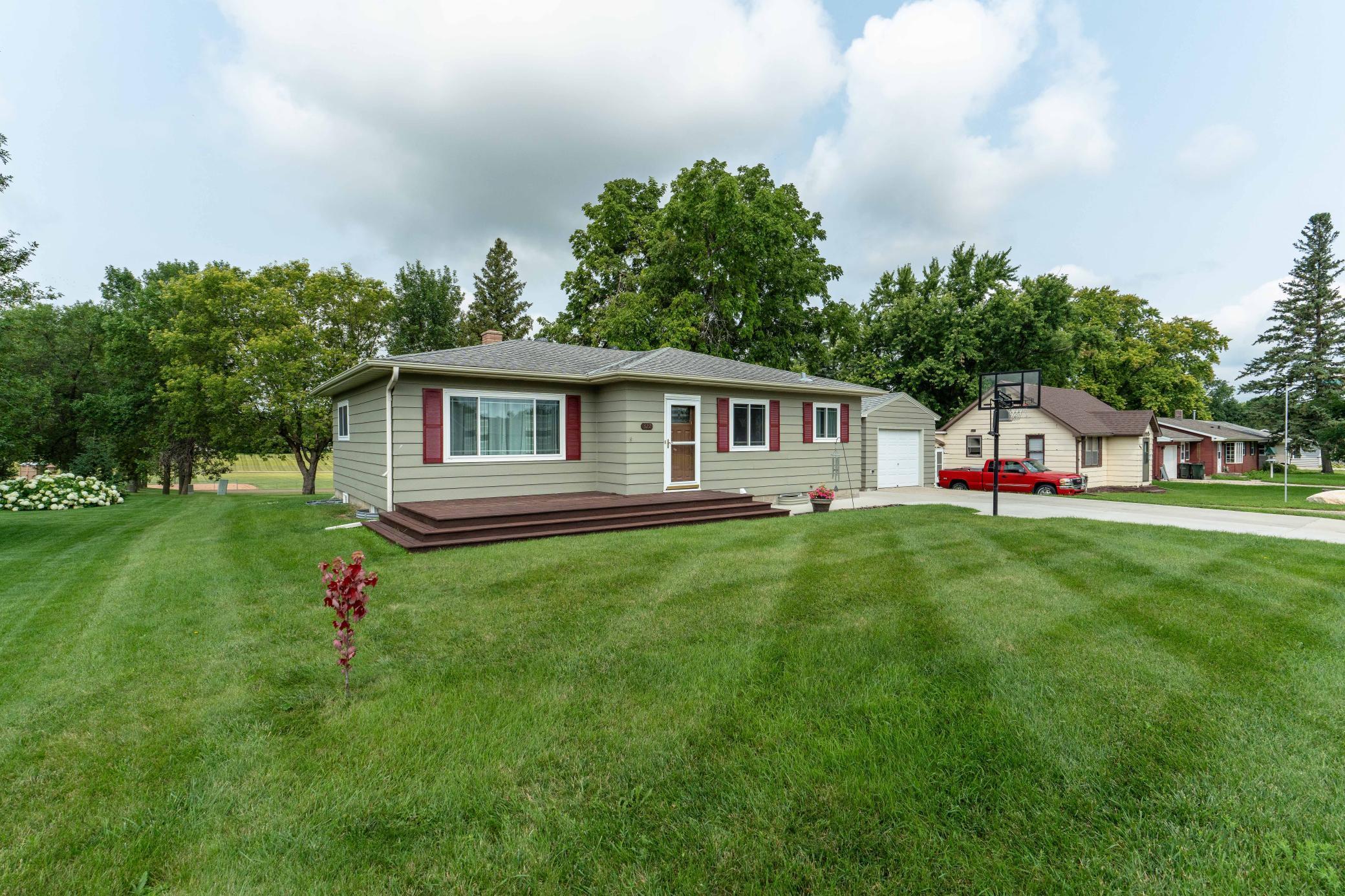 10th Ave, Elbow Lake, MN 56531