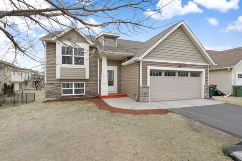 12493 Midway Cir Ne, Blaine, MN, 55449-6228 | Card Image