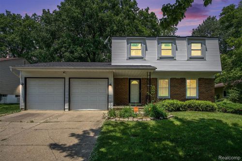 1817 Hamlet Dr, Ypsilanti, MI, 48198-3610 | Card Image