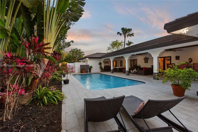 13505 Sw 83 Rd Ct, House other with 4 bedrooms, 4 bathrooms and null parking in Pinecrest FL | Image 5
